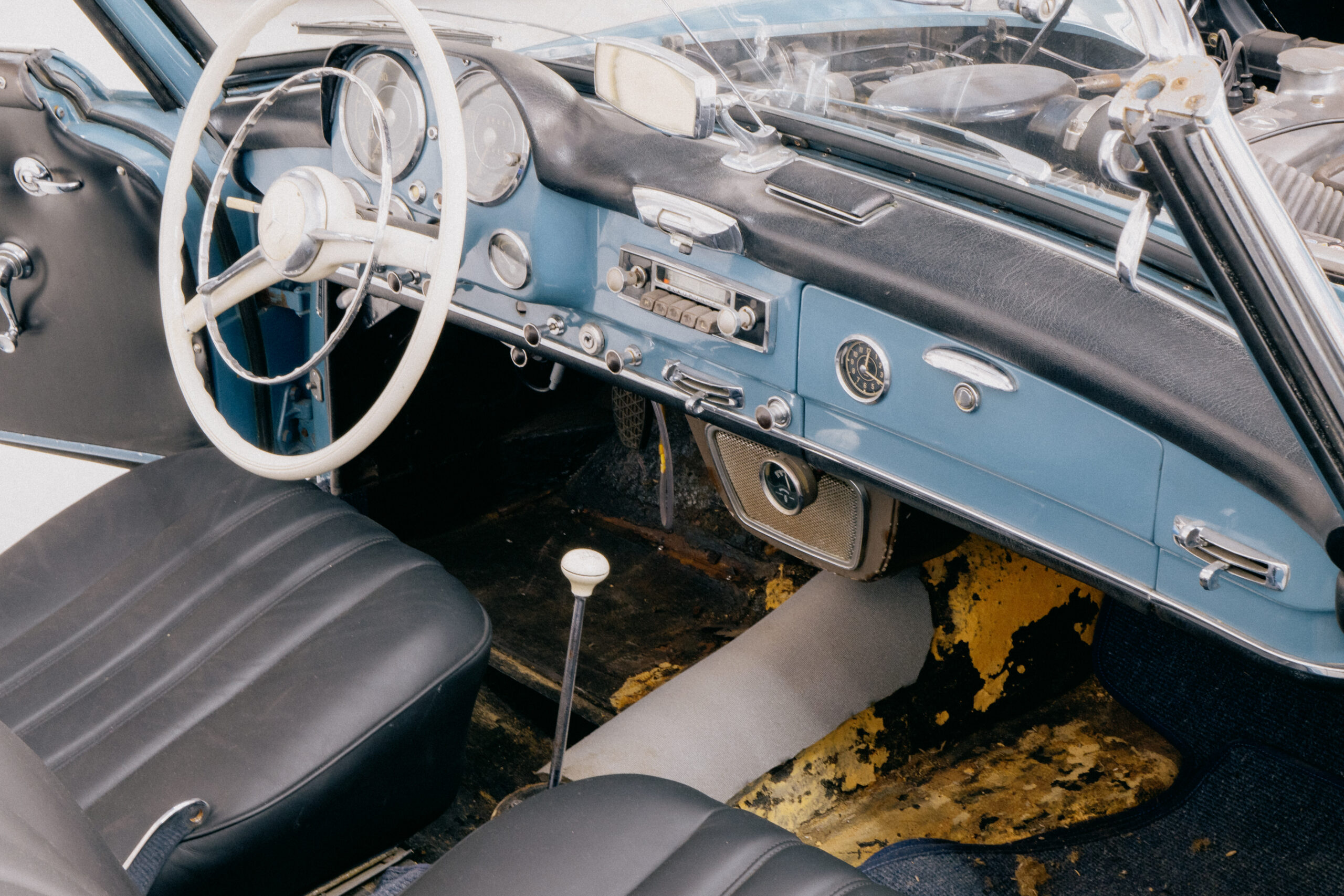 MercedesBenz190SLBlue-RestorationProject-010